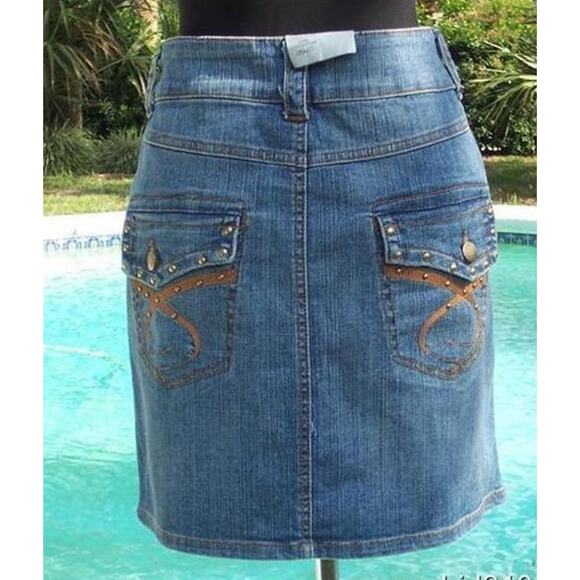 Cache Denim Stud Embroidery Embellished Back Pockets Skirt New Stretch $98 NWT - Picture 4 of 4